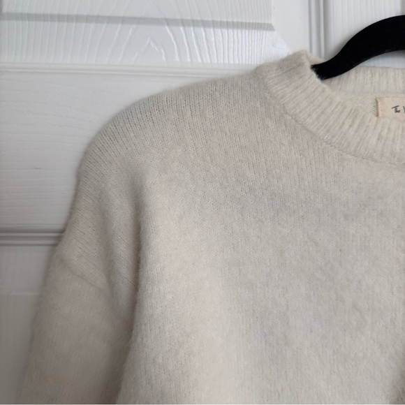 The Vintage Shop White Cropped Small Sweater - Picture 3 of 7